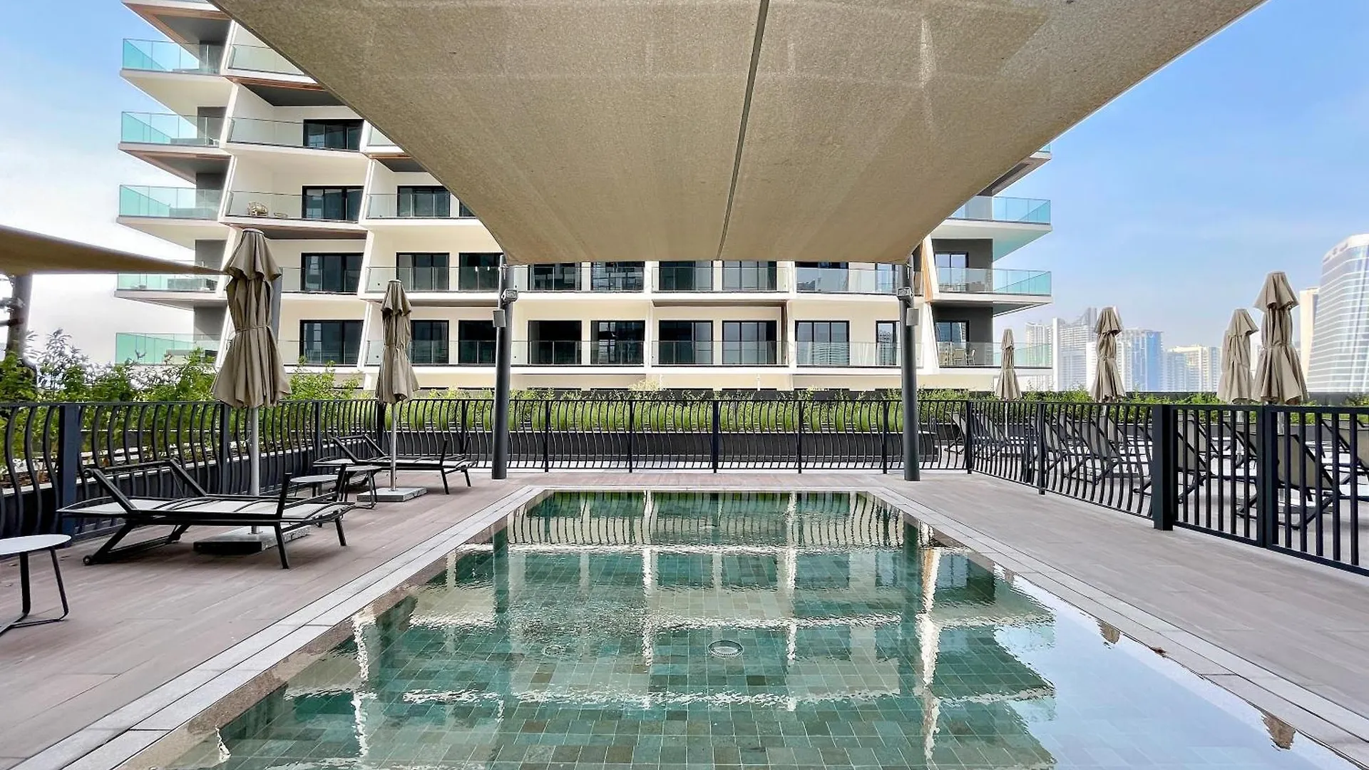 Apartment Chic Studio With Balcony & Skyline View L Pool & Gym Dubai