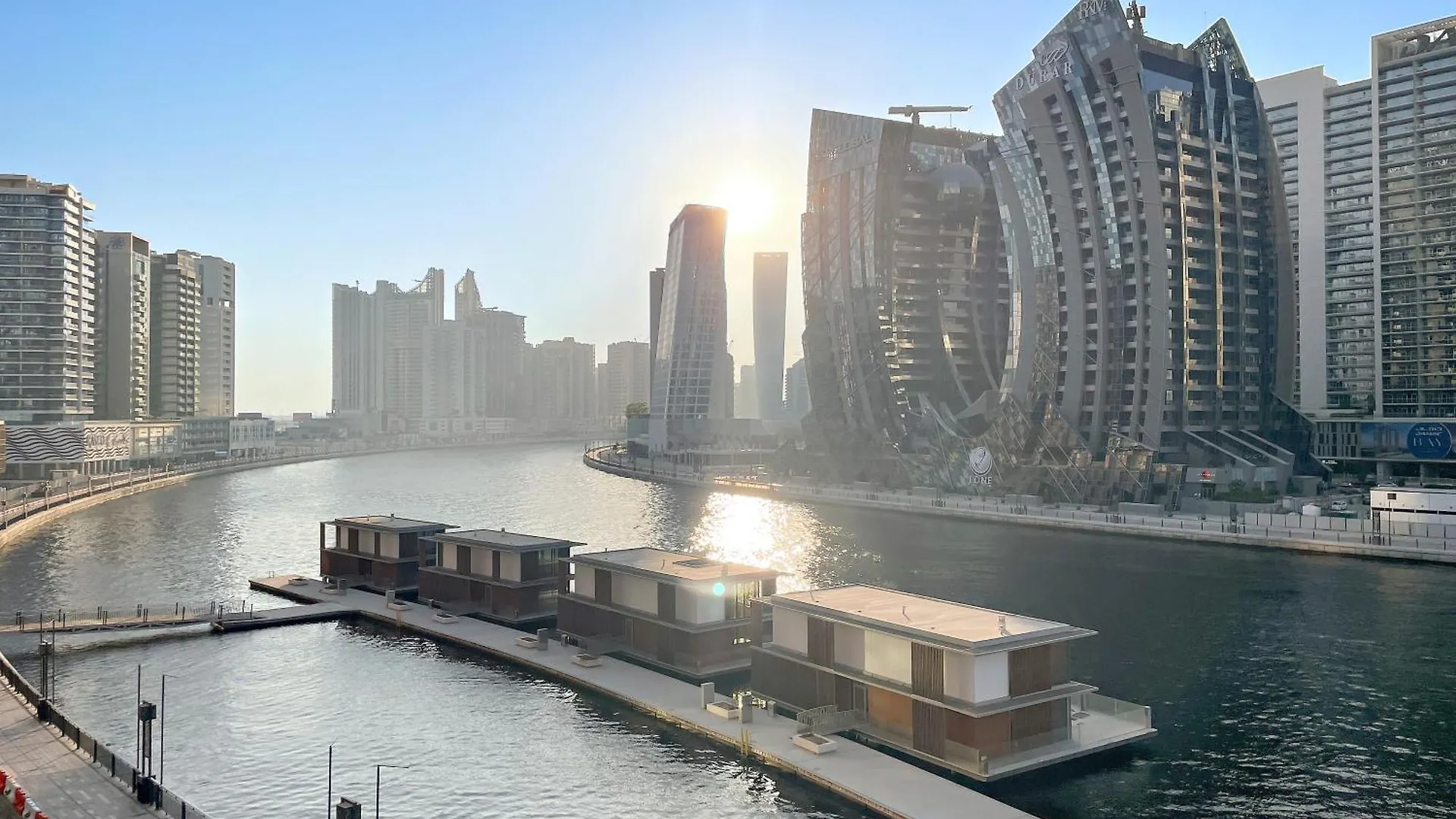 Chic Studio With Balcony & Skyline View L Pool & Gym Dubai 0*,
